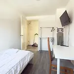 Zentrale Monteurwohnungen In Ideal Fuer Teams ノイミュンスター
