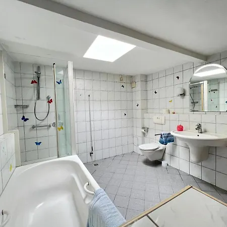 Apartment Zentrale Monteurwohnungen In Ideal Fuer Teams & Gruppen Mit Kueche & Wlan *