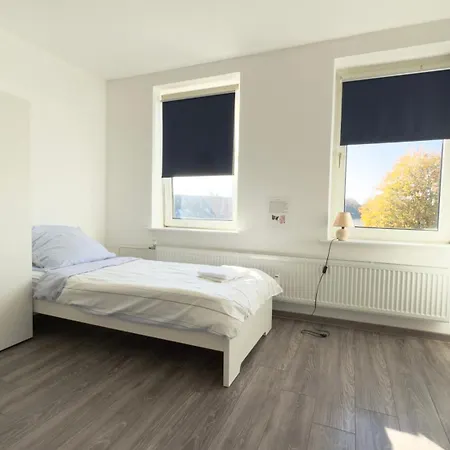 Zentrale Monteurwohnungen In Ideal Fuer Teams & Gruppen Mit Kueche & Wlan Apartment Neumuenster