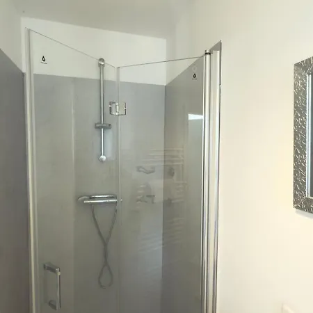 Apartment Zentrale Monteurwohnungen In Ideal Fuer Teams & Gruppen Mit Kueche & Wlan Neumuenster