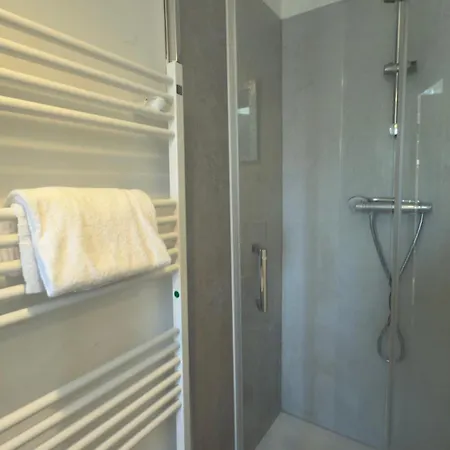 Zentrale Monteurwohnungen In Ideal Fuer Teams דירה *