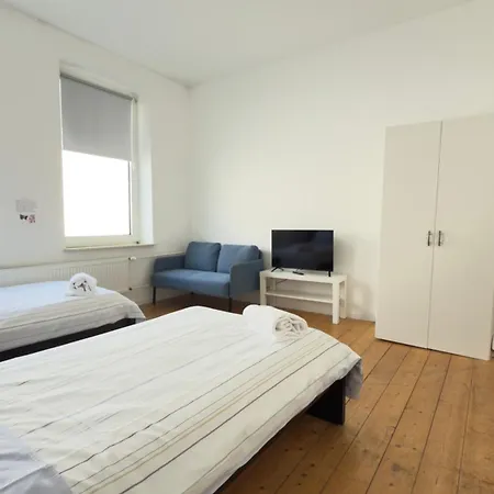 Zentrale Monteurwohnungen In Ideal Fuer Teams & Gruppen Mit Kueche & Wlan * Neumuenster