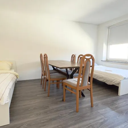 Apartment Zentrale Monteurwohnungen In Ideal Fuer Teams & Gruppen Mit Kueche & Wlan